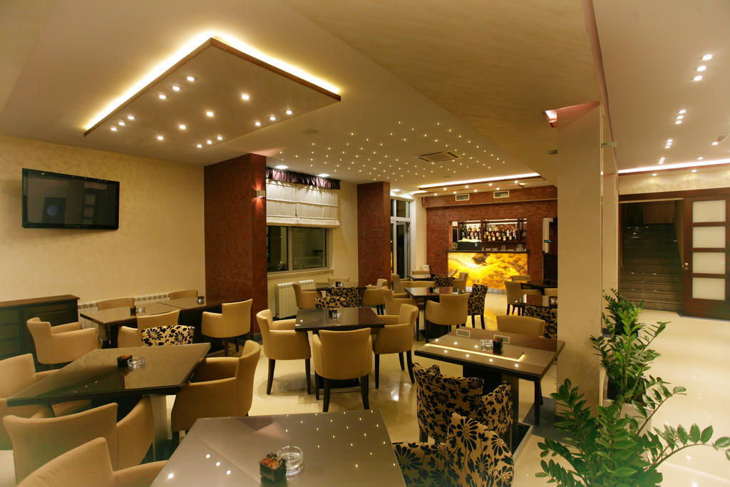 הרצג-נובי Hotel Ellena מראה חיצוני תמונה