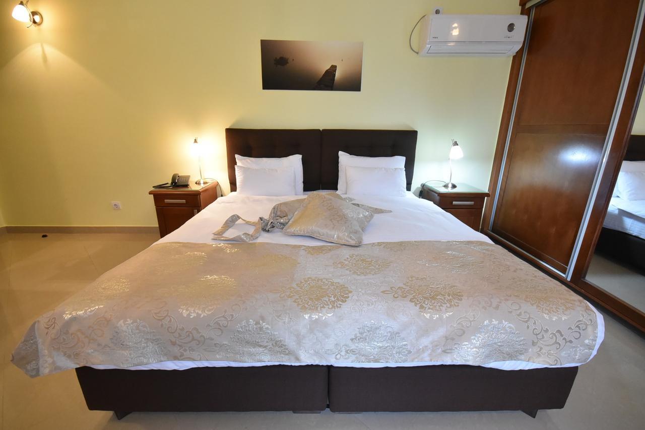 הרצג-נובי Hotel Ellena מראה חיצוני תמונה